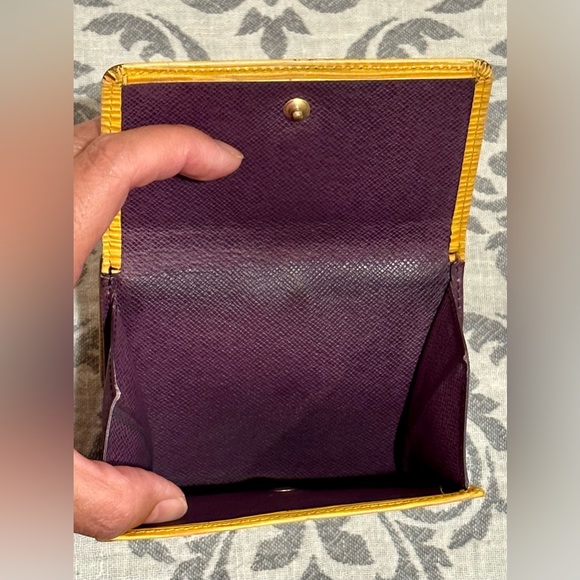 Louis Vuitton Yellow Epi Wallet - Picture 5 of 9